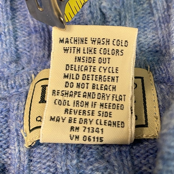 L.L. Bean Women’s Blue Zip-Up Cable Knit Lamb’s Wool Sweater Size S - Picture 6 of 7